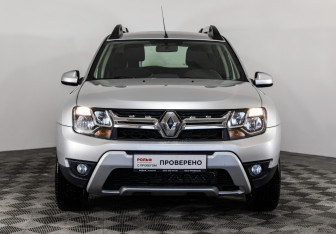 Подержанный автомобиль Renault Duster 2016 года (2 фото)
