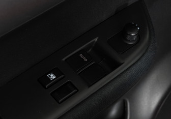 Подержанный автомобиль Suzuki Swift Hatchback 2010 года (14 фото)