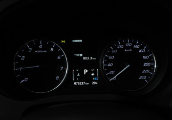 Подержанный автомобиль Mitsubishi Outlander 2014 года (12 фото)
