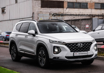 Подержанный автомобиль Hyundai Santa Fe 2019 года (5 фото)