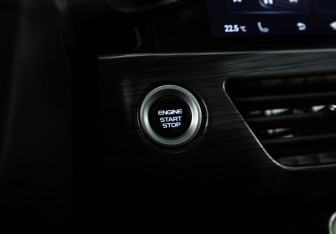 Подержанный автомобиль Geely Tugella 2023 года (16 фото)