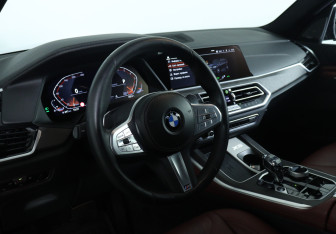 Подержанный автомобиль BMW X5 2022 года (12 фото)