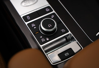 Подержанный автомобиль Land Rover Range Rover 2018 года (22 фото)
