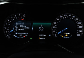 Подержанный автомобиль Ford Mondeo Sedan 2015 года (12 фото)