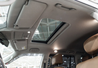Подержанный автомобиль Infiniti QX80 2021 года (30 фото)