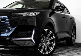 Подержанный автомобиль Changan UNI-K 2023 года (2 фото)