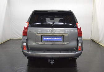 Подержанный автомобиль Lexus GX 2011 года (6 фото)