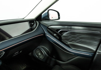 Подержанный автомобиль Voyah Free 2023 года (22 фото)