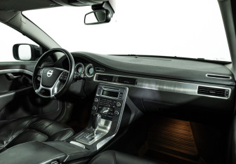 Подержанный автомобиль Volvo XC70 2011 года (9 фото)