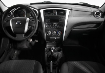 Подержанный автомобиль Datsun on-DO 2015 года (14 фото)