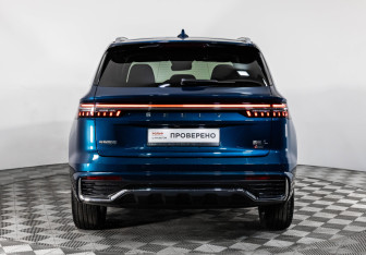 Подержанный автомобиль Geely Monjaro 2023 года (7 фото)