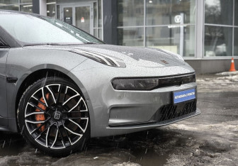 Подержанный автомобиль Zeekr 001 2023 года (9 фото)