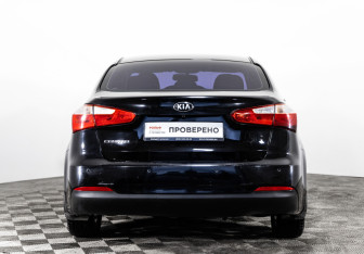 Подержанный автомобиль Kia Cerato Sedan 2013 года (6 фото)