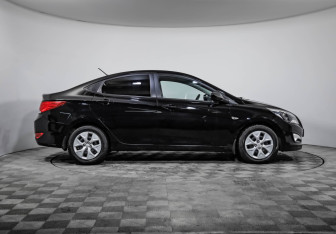 Подержанный автомобиль Hyundai Solaris Sedan 2015 года (4 фото)