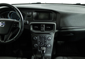 Подержанный автомобиль Volvo V40 Cross Country 2013 года (14 фото)