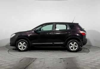 Подержанный автомобиль Nissan Qashqai 2010 года (8 фото)