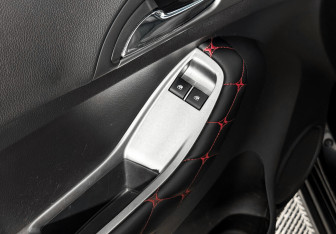 Подержанный автомобиль Chevrolet Orlando 2011 года (10 фото)