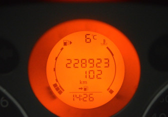 Подержанный автомобиль Nissan X-Trail 2010 года (15 фото)