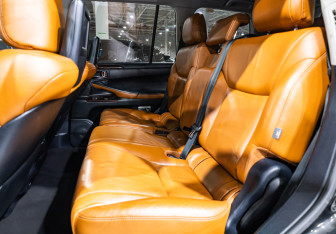 Подержанный автомобиль Lexus LX 2012 года (34 фото)