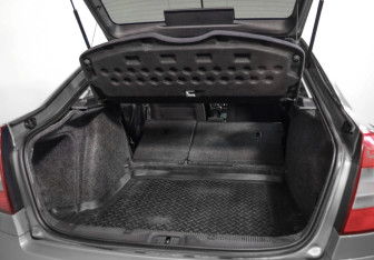 Подержанный автомобиль Skoda Octavia Liftback 2012 года (22 фото)