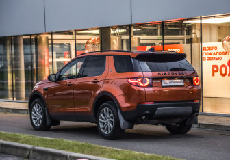 Подержанный автомобиль Land Rover Discovery Sport 2017 года (29 фото)