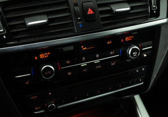 Подержанный автомобиль BMW X3 2014 года (15 фото)