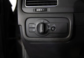Подержанный автомобиль Volkswagen Touareg 2012 года (19 фото)