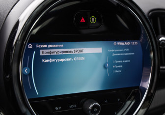 Подержанный автомобиль MINI Countryman 2021 года (19 фото)