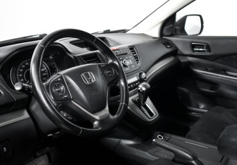 Подержанный автомобиль Honda CR-V 2013 года (9 фото)