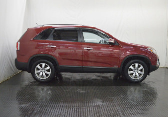 Подержанный автомобиль Kia Sorento 2012 года (4 фото)