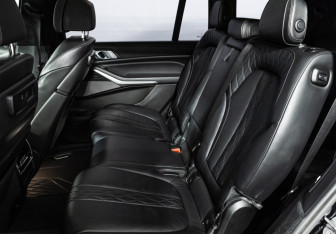 Подержанный автомобиль BMW X7 2019 года (10 фото)