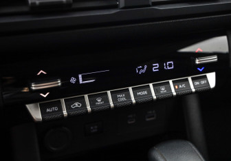 Подержанный автомобиль Mitsubishi L200 2025 года (20 фото)