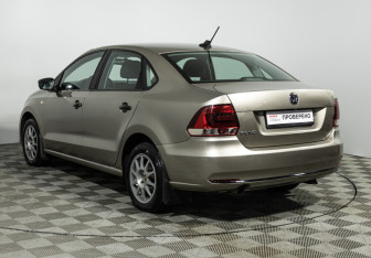 Подержанный автомобиль Volkswagen Polo Sedan 2017 года (7 фото)