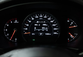 Подержанный автомобиль Kia Sorento 2017 года (12 фото)