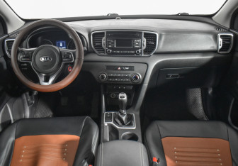 Подержанный автомобиль Kia Sportage 2017 года (13 фото)