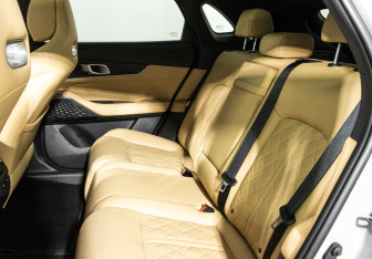 Подержанный автомобиль Changan UNI-K 2023 года (10 фото)