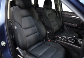Подержанный автомобиль Mazda CX-5 2018 года (19 фото)