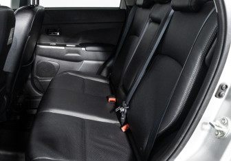 Подержанный автомобиль Mitsubishi ASX 2018 года (10 фото)