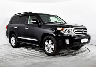 Подержанный автомобиль Toyota Land Cruiser Suv 2012 года (5 фото)