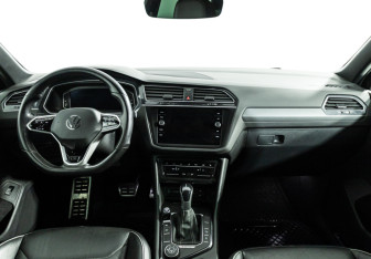 Подержанный автомобиль Volkswagen Tiguan 2020 года (13 фото)