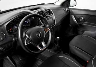 Подержанный автомобиль Renault Sandero 2020 года (9 фото)