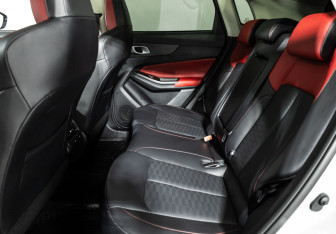 Подержанный автомобиль Changan UNI-S 2024 года (10 фото)