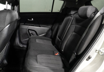 Подержанный автомобиль Kia Sportage 2014 года (10 фото)