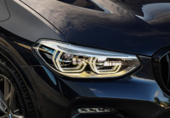Подержанный автомобиль BMW X3 2021 года (11 фото)