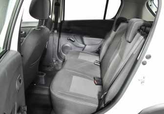 Подержанный автомобиль Renault Sandero 2022 года (10 фото)