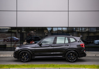 Подержанный автомобиль BMW X3 M 2020 года (9 фото)