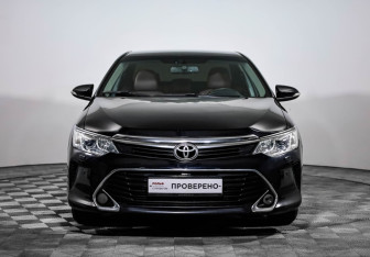 Подержанный автомобиль Toyota Camry Sedan 2017 года (2 фото)