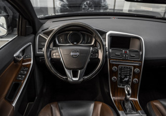 Подержанный автомобиль Volvo XC60 2013 года (14 фото)