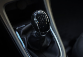 Подержанный автомобиль Opel Astra Hatchback 2011 года (18 фото)