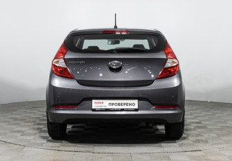 Подержанный автомобиль Hyundai Solaris Hatchback 2016 года (6 фото)